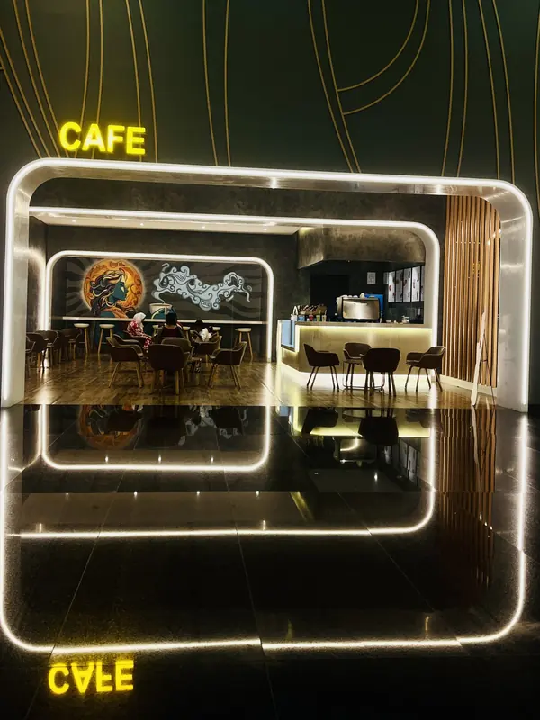 Café Cycle nocą